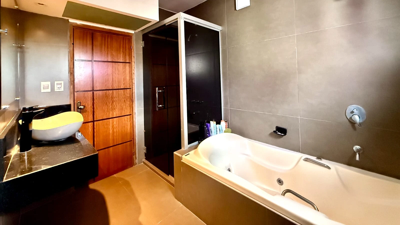 ️EN ALQUILER RESIDENCIA TIPO DUPLEX EN EL BARRIO QUITERIA DE ENCARNACION✨️ - 13